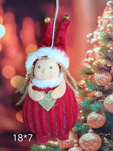 Décoration de Noël ange en peluche avec rayures rouges et détail de cœur doré