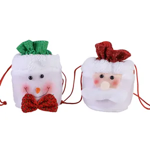 Set festliche Weihnachts-Geschenkbeutel aus Plüsch mit Schneemann- und Nikolaus-Motiv