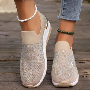 Sneakers da donna con zeppa in mesh beige con strass scintillanti e traspiranti