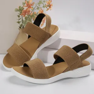 Sandales romaines marron confortables avec semelles blanches épaisses et brides élastiques