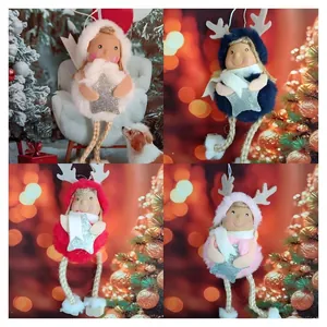 Vierer-Set festliche Plüsch-Weihnachtspuppen-Anhänger in Weiß, Marine, Rot und Rosa
