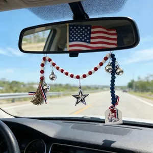Ornamento auto in rilievo rosso bianco blu per Independence Day con stella e nappa