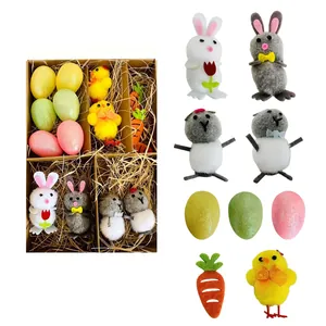 Set di decorazioni pasquali con uova glitterate coniglietti pulcini e carota in feltro