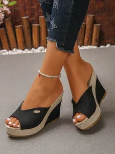 Elegante zwarte espadrille-sandalen met sleehak en plateau voor dames