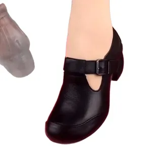 Elegante schwarze Mary Jane Schuhe für Damen mit klobigem niedrigem Absatz und Riemen