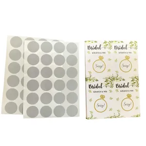 Set aus Bridal Scratch and Win Karten mit grauen runden Rubbelaufklebern für Hochzeitsspiele