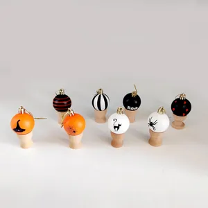 Palle di Natale per Halloween con ragno, gatto e scritta boo