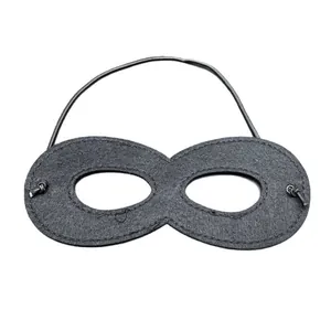 Μαύρη τσόχινη μάσκα ματιών για το Halloween και πάρτι μεταμφιεσμένων