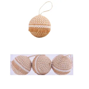 Set di 3 palline di Natale fatte a mano in iuta con pizzo delicato e ganci per appendere