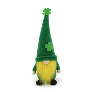 Poupée de nain sans visage pour la Saint-Patrick avec chapeau vert à trèfles