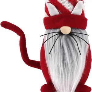 Rood gestreepte kat pluche kabouter met lange grijze baard en kattenoren op wit
