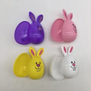 Vier bunte Kunststoff-Osterhasen-Eierbehälter für Süßigkeiten und kleine Urlaubsgeschenke