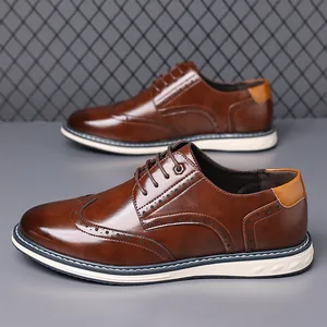 Herren Britischer Stil PU Brogue Schuhe Mode Schnürschuhe Leicht Weiche Sohle Casual Lederschuhe Geschnitzte Wingtip Business-Schuhe