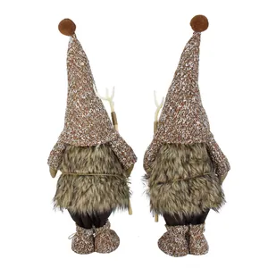 Coppia di gnomi di peluche primitivi con folta pelliccia sintetica e cappelli a maglia