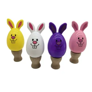 Bunte Osterhasen-Eierschalen in vier Farben für Süßigkeiten und festliche Geschenke.