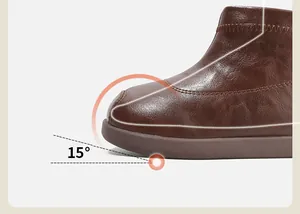 Detalle de bota de cuero para niños con elevación de puntera de 15 grados ergonómica.