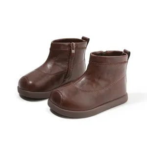 Botas clásicas de cuero marrón para niños pequeños con cremallera para otoño e invierno