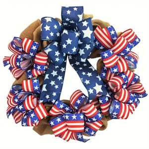 Détail montrant une couronne de jute du 4 juillet avec des étoiles et des rayures.