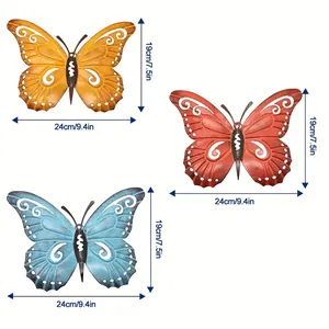 Set di 3 farfalle in metallo colorato per decorazione da parete, misura 24x19 cm l'una.