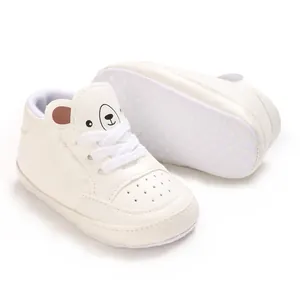 Chaussures de sport pour nouveau-né blanches avec motif ours et semelle antidérapante