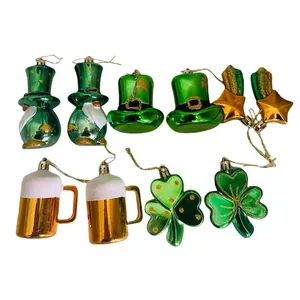 St. Patrick's Day Ornament-Set mit Kleeblättern, Gnomen und grünen Hüten für Partydeko