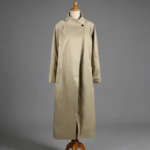 Elegante trench lungo kaki da donna con un design minimalista del colletto in piedi