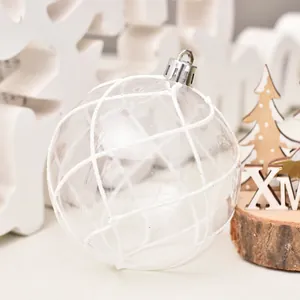 Bola de Navidad de PET transparente con patrón de rejilla blanca para el árbol.