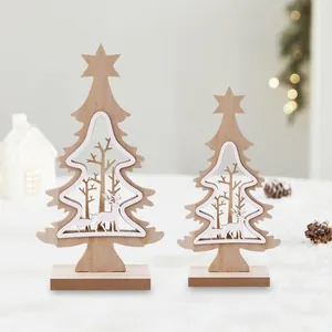 Zwei Größen hölzerne Weihnachtsbaum Ornamente mit Rentier Design für festliche Tischdekoration