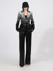Elegante completo due pezzi da donna con blazer e pantaloni con paillettes sfumate