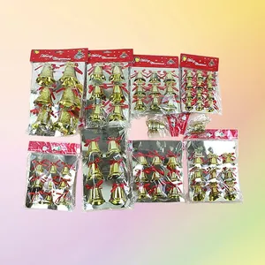 Campanas de Navidad doradas con lazos rojos en varios packs para decorar el árbol