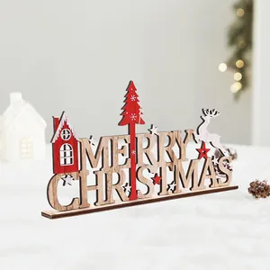 Dekoratives hölzernes Merry Christmas Tischschild mit rotem Haus und Rentier-Design