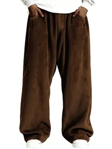 Vue détaillée du pantalon décontracté en velours côtelé marron vintage pour hommes