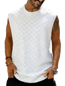 Détail du tissu jacquard à damier blanc sur un débardeur sans manches pour hommes
