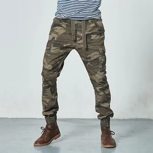 Men's camouflage cargo jogger pants with multi-pockets for outdoor style
