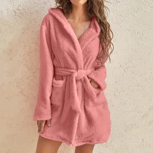 Peignoir À Capuche Pour Femme En Peluche Couleur Unie Chaud Pyjama En Flanelle Automne Hiver Vêtements D'Intérieur Robe De Chambre Douce Avec Poches