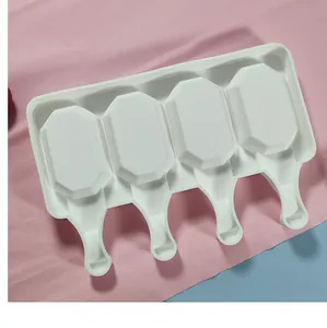 Draufsicht auf eine weiße 4-Loch-Silikonform für Eis am Stiel mit oktogonalem Design