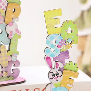 Ornement de table décoratif en bois peint à la main avec lapin de Pâques et lettres