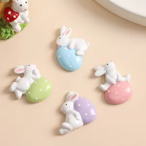 Lot de quatre magnets de réfrigérateur créatifs en résine lapin de Pâques colorés