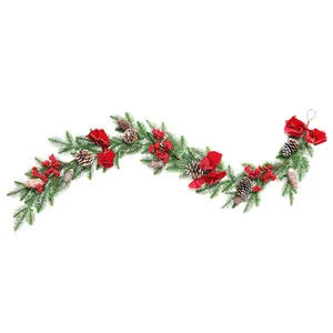 Guirlande de Noël avec aiguilles de pin en PE, baies rouges, pommes de pin et nœuds