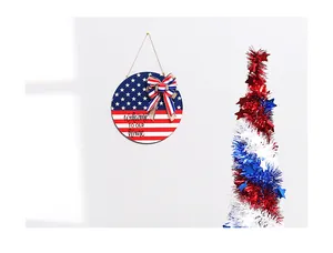 Wooden Independence Day door sign featuring a US flag pattern and Welcome text