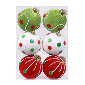 Lot de 6 boules de Noël décoratives recouvertes de tissu avec boutons pour sapin.