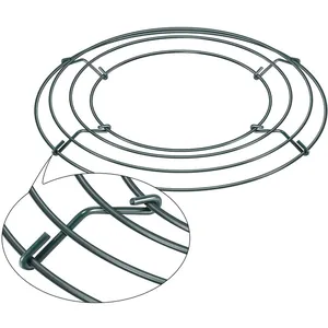 Detailreiche Makroansicht des dunkelgrünen Metall-Kranzgestells für DIY-Blumenhandwerk.