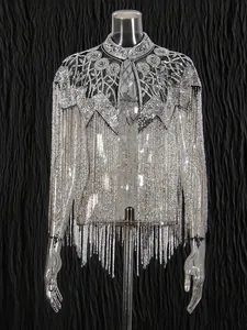 Elegante Franse stijl cape met kralen, franjes en verfijnde zilveren lovertjespatronen