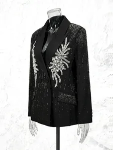 Blazer noir chic à manches longues avec motif de fleurs en strass et col à revers