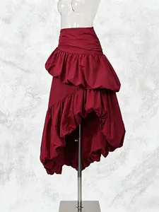 Elegante gonna a pieghe bordeaux a vita alta con orlo asimmetrico a balze da donna