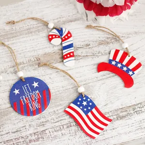 Juego de 6 adornos de madera Día de la Independencia con estrellas y rayas patrióticas