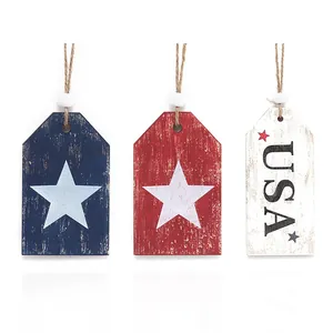 Lot de trois étiquettes en bois pour l'Indépendance en rouge blanc bleu avec étoiles et USA