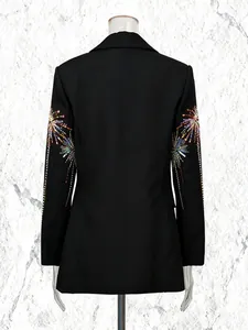 Blazer noir élégant avec broderie de paillettes de feu d'artifice colorées sur les manches