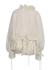Elegante witte chiffon jurk in Franse stijl met ruffelkraag en gelaagde rok details