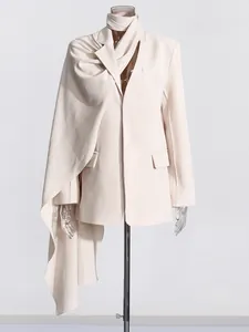 Elegante chaqueta blazer beige estilo chal para mujer con un diseño drapeado único